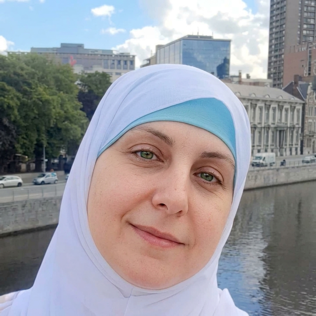 الكاتبة السورية وفاء منلا