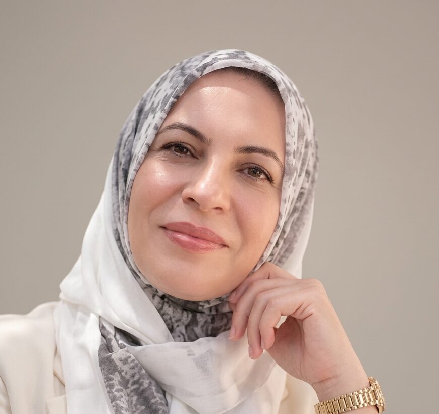 الكاتبة الفلسطينية نجلاء جميل